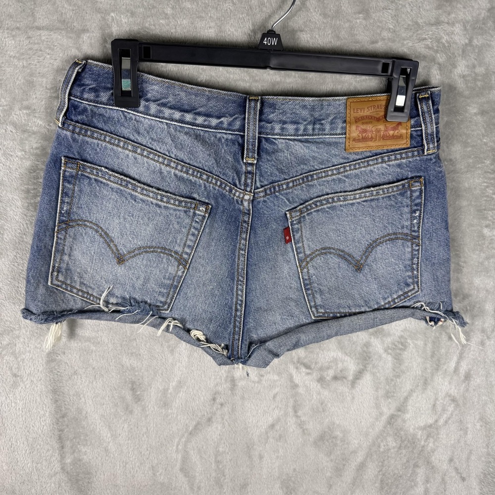Levis Denim Shorts Womens 29 Distressed Raw Hem White Oak Cone Denim Vintage Sty - Picture 5 of 10